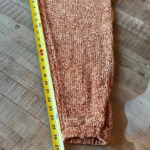 Gorgeous 2 piece rust colored comfy lounge set 🤩 - Picture 13 of 14